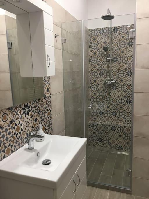 Andrea Apartman Miskolc Belvarosaban エクステリア 写真