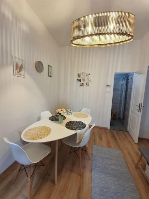 Andrea Apartman Miskolc Belvarosaban エクステリア 写真